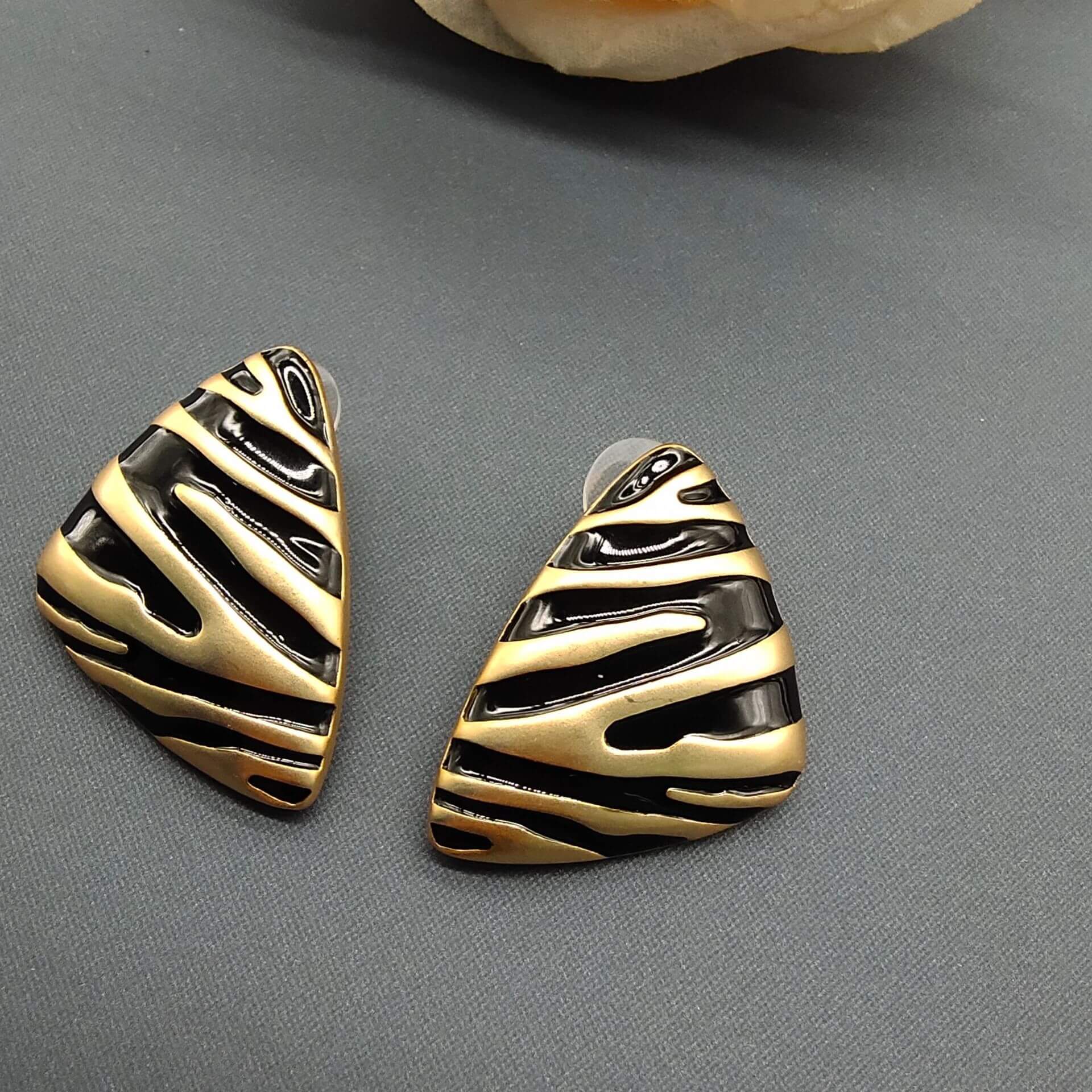 Minimalist Fashion Vintage Zebra Print Geometric Shape Earrings  UponBasics Black  
