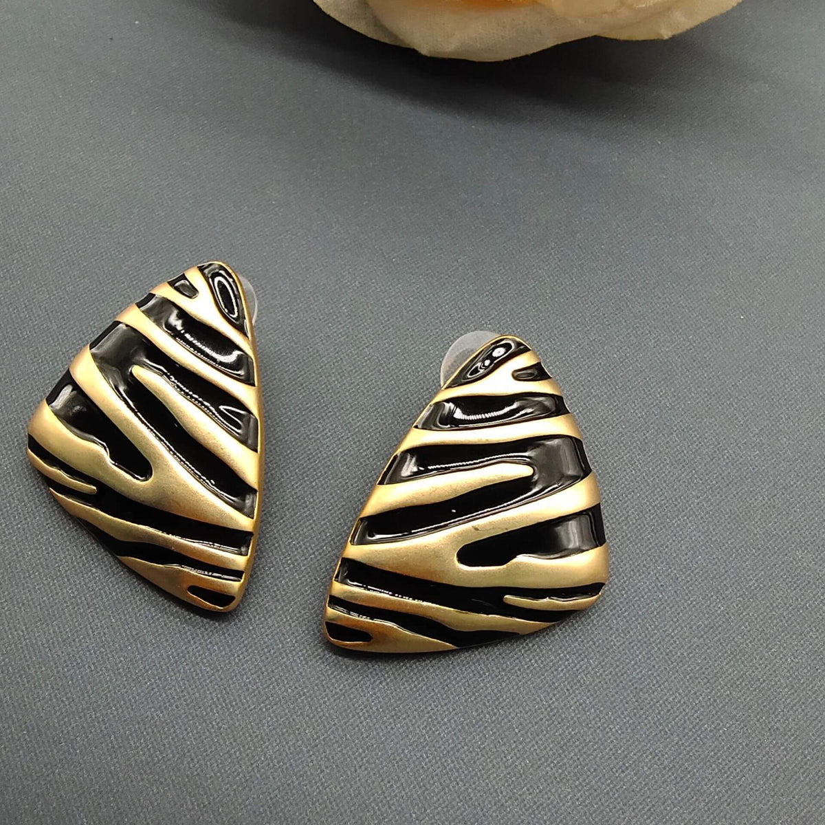 Minimalist Fashion Vintage Zebra Print Geometric Shape Earrings  UponBasics Black  