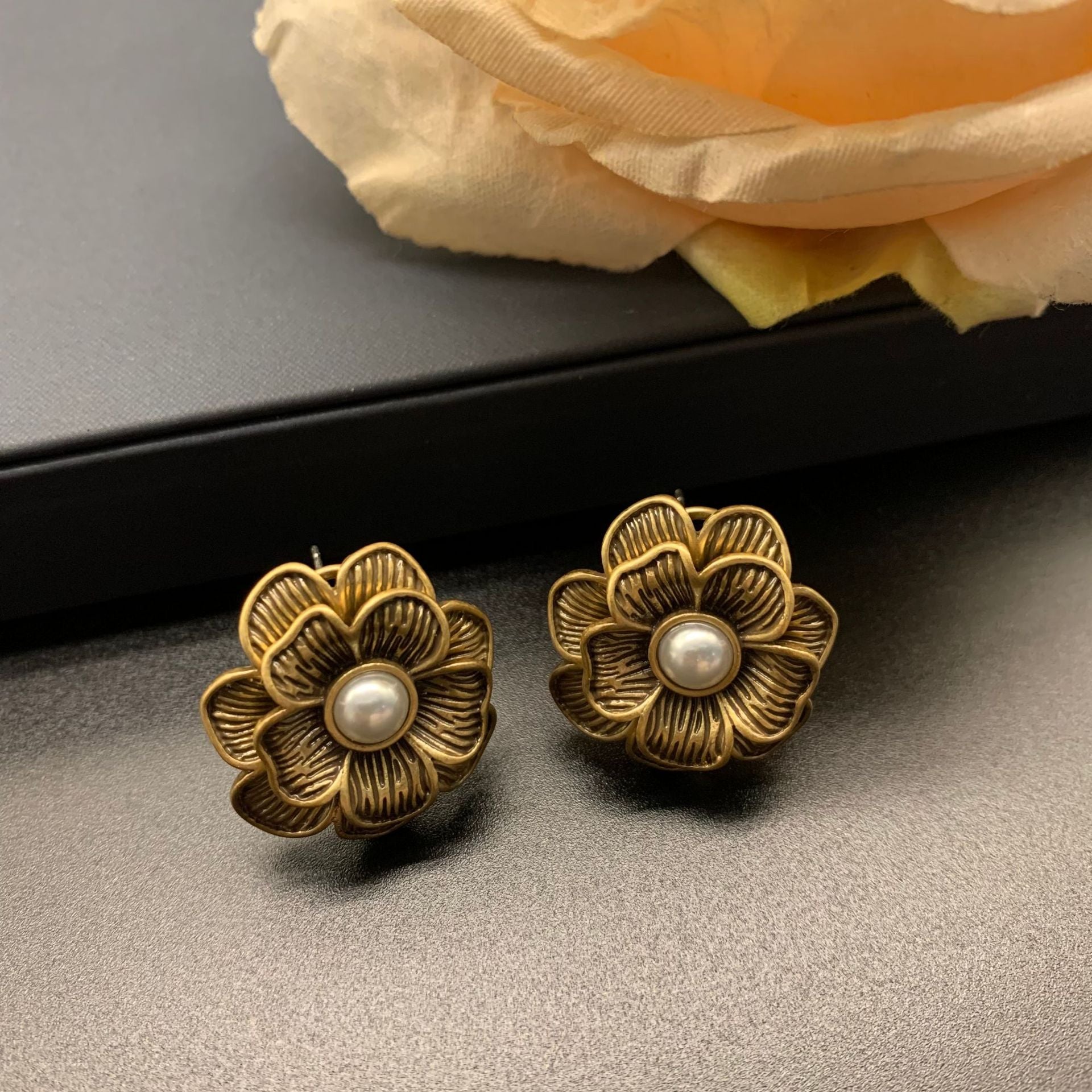 Vintage-Inspired Pure Copper Floral Earrings  UponBasics Golden  