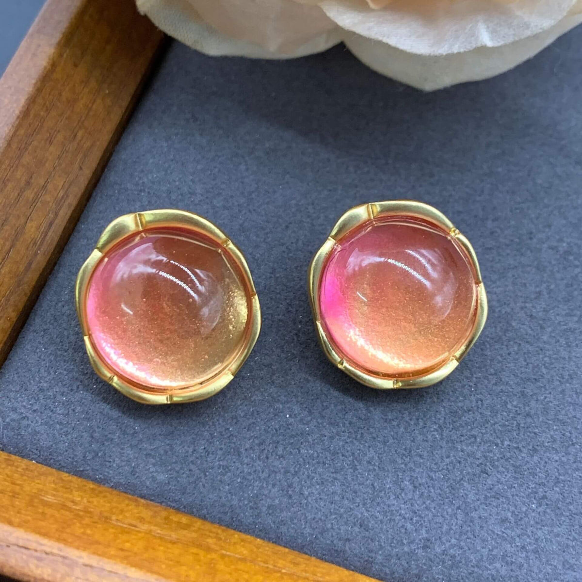 Minimalist Vintage Peach Blossom Gradient Glass Stud Earrings  UponBasics Gradient Pink  