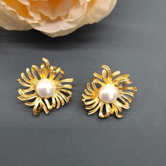 French Luxe Floral Sunflower Glass Pearl Ear Clip  UponBasics Beige Ear Clip 